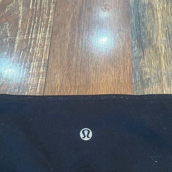 Lululemon reversible shorts 4 (5200A) - Picture 6 of 6